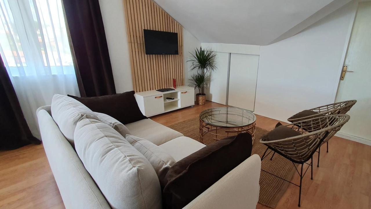 Apartmani Masline Jasenice  Buitenkant foto